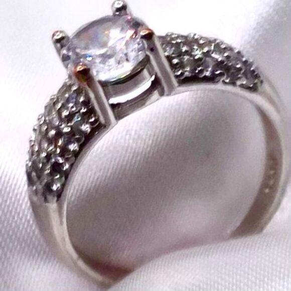 YR# Stunning Sz. 8 Sim Diamond & Sterling 925 Silver Ring - Picture 2 of 8